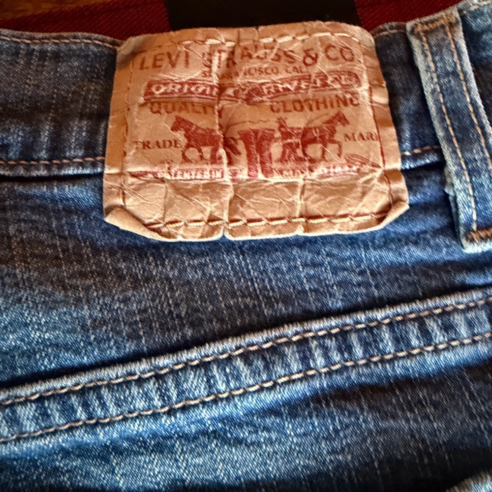 Levi's Women's 550 Relaxed Bootcut